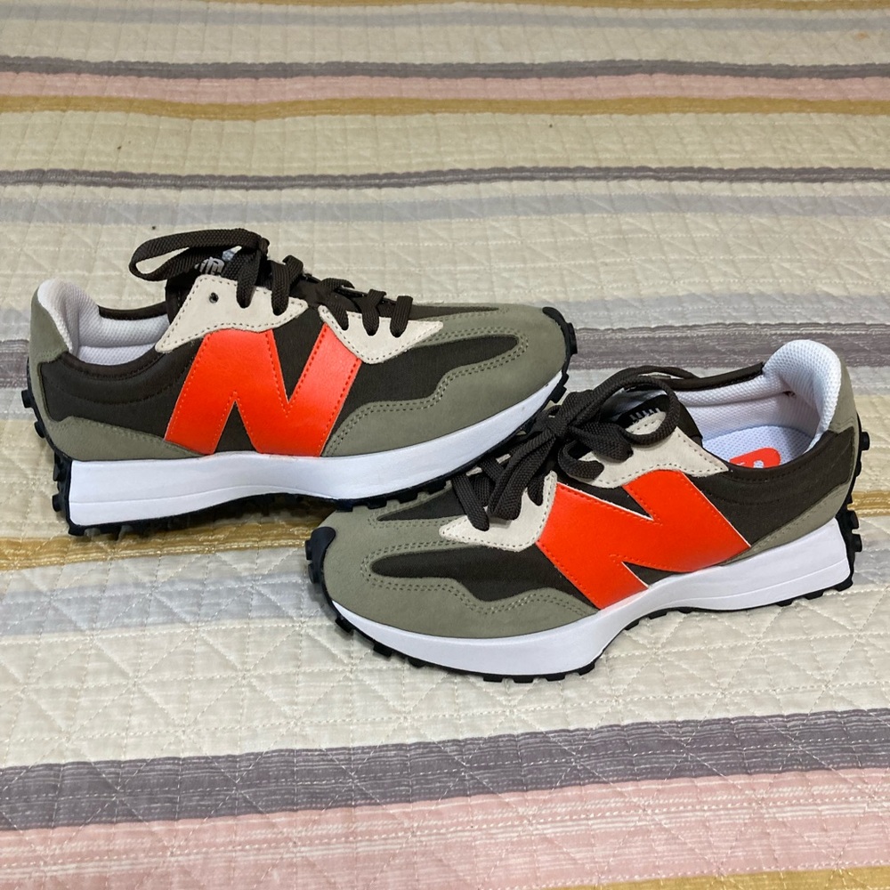 New Balance 327